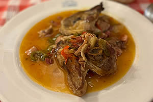 Paletilla de cordero al chilindron